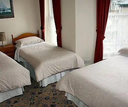Melbreak House 3*