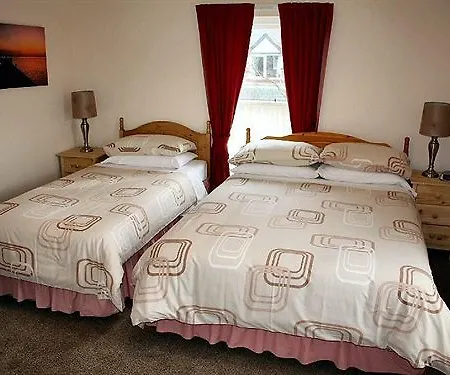 Melbreak House 3*