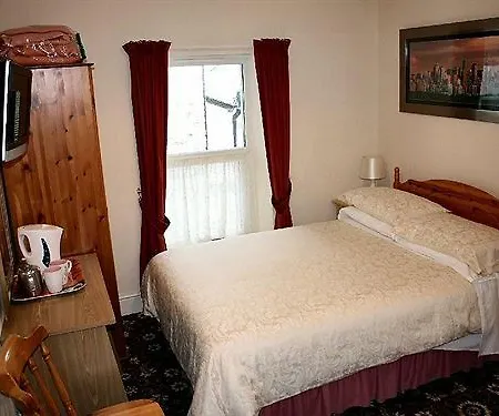 Melbreak House Отель 3*